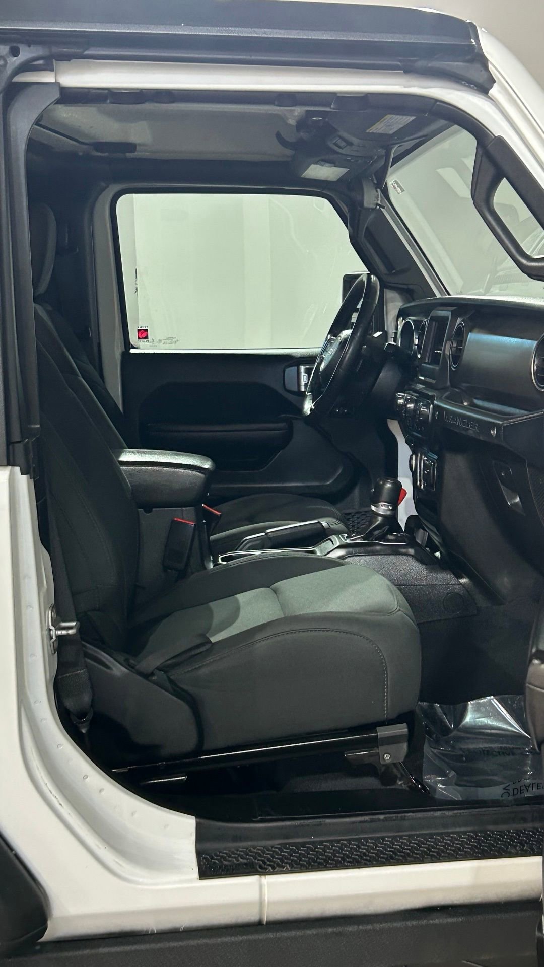 Used 2019 Jeep Wrangler Sport AWD/4WD image 46
