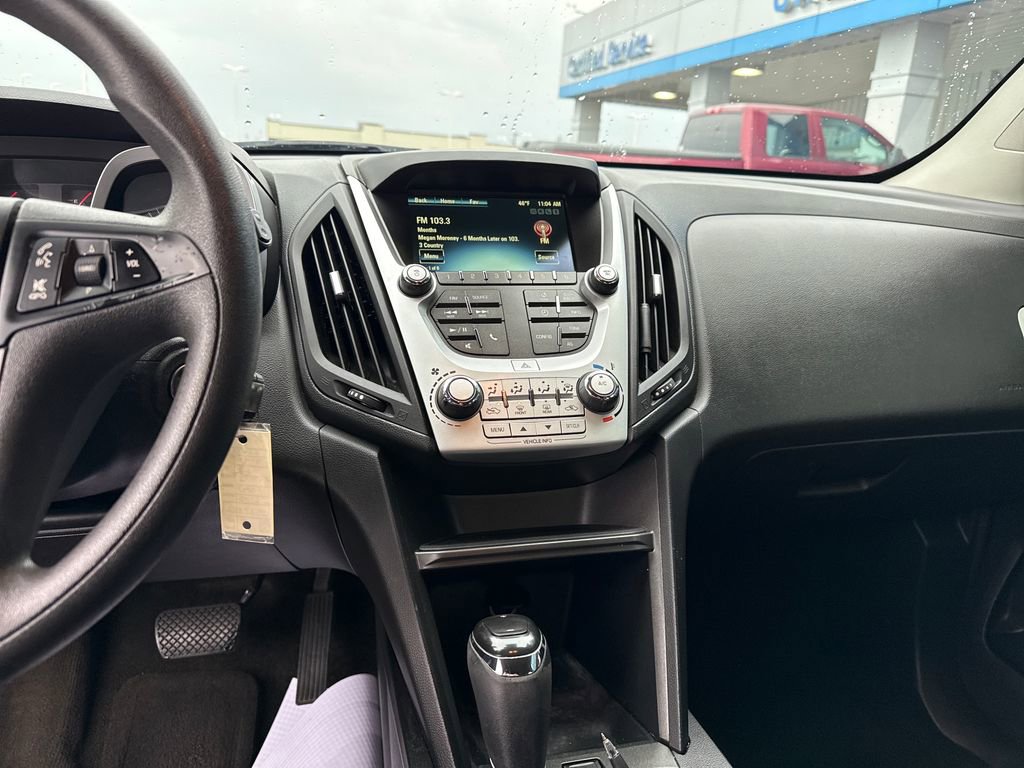 Used 2017 Chevrolet Equinox LS image 21