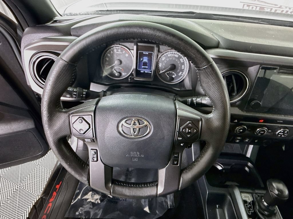 Used 2019 Toyota Tacoma TRD Off-Road AWD/4WD image 18