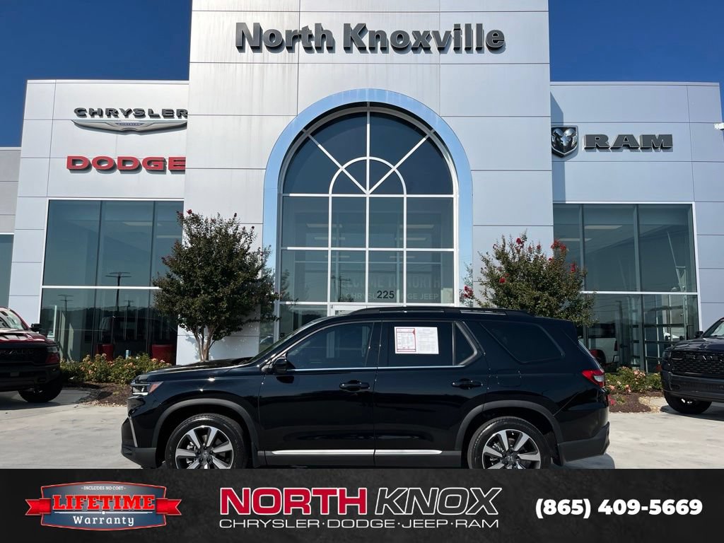 Used 2024 Honda Pilot Touring image 2