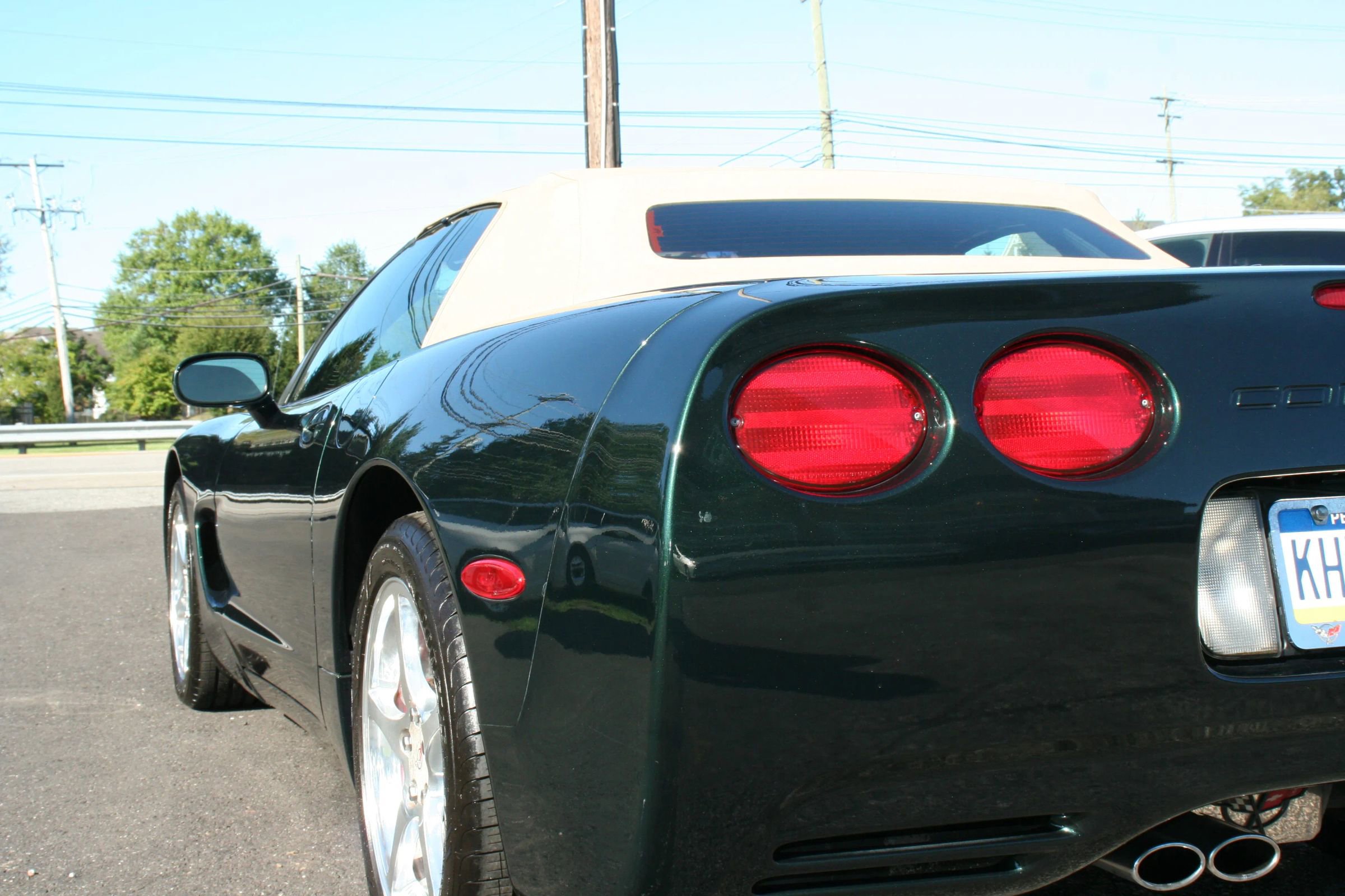 Used 2001 Chevrolet Corvette Convertible w/ Preferred Equipment Group2 image 21