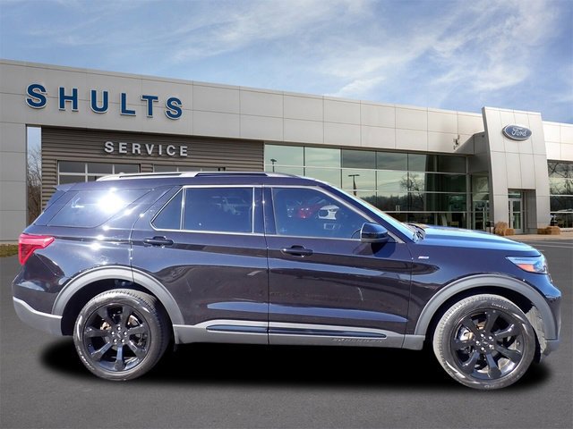 Certified 2022 Ford Explorer ST-Line w/ Class IV Trailer Tow Package image 4