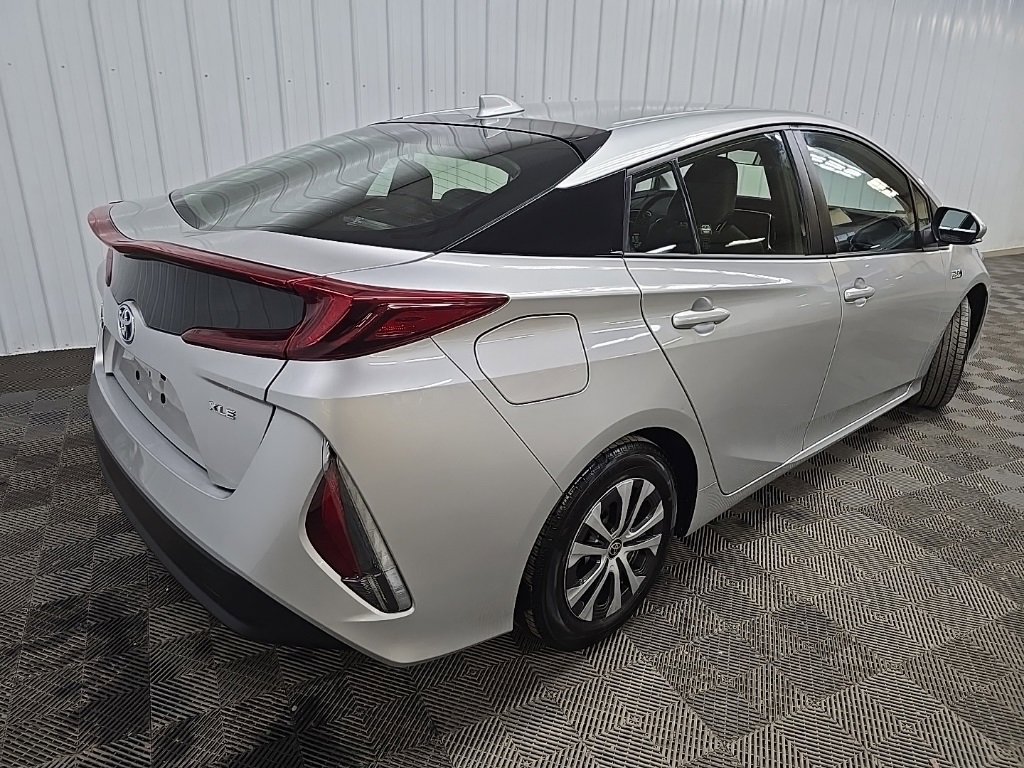 Used 2022 Toyota Prius Prime XLE image 10