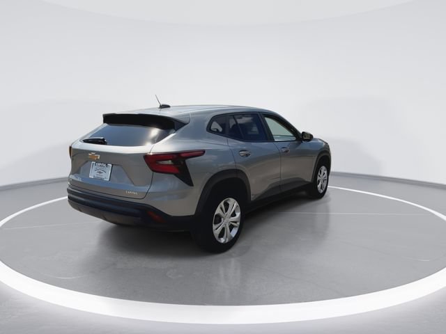 Used 2024 Chevrolet Trax LS FWD image 11