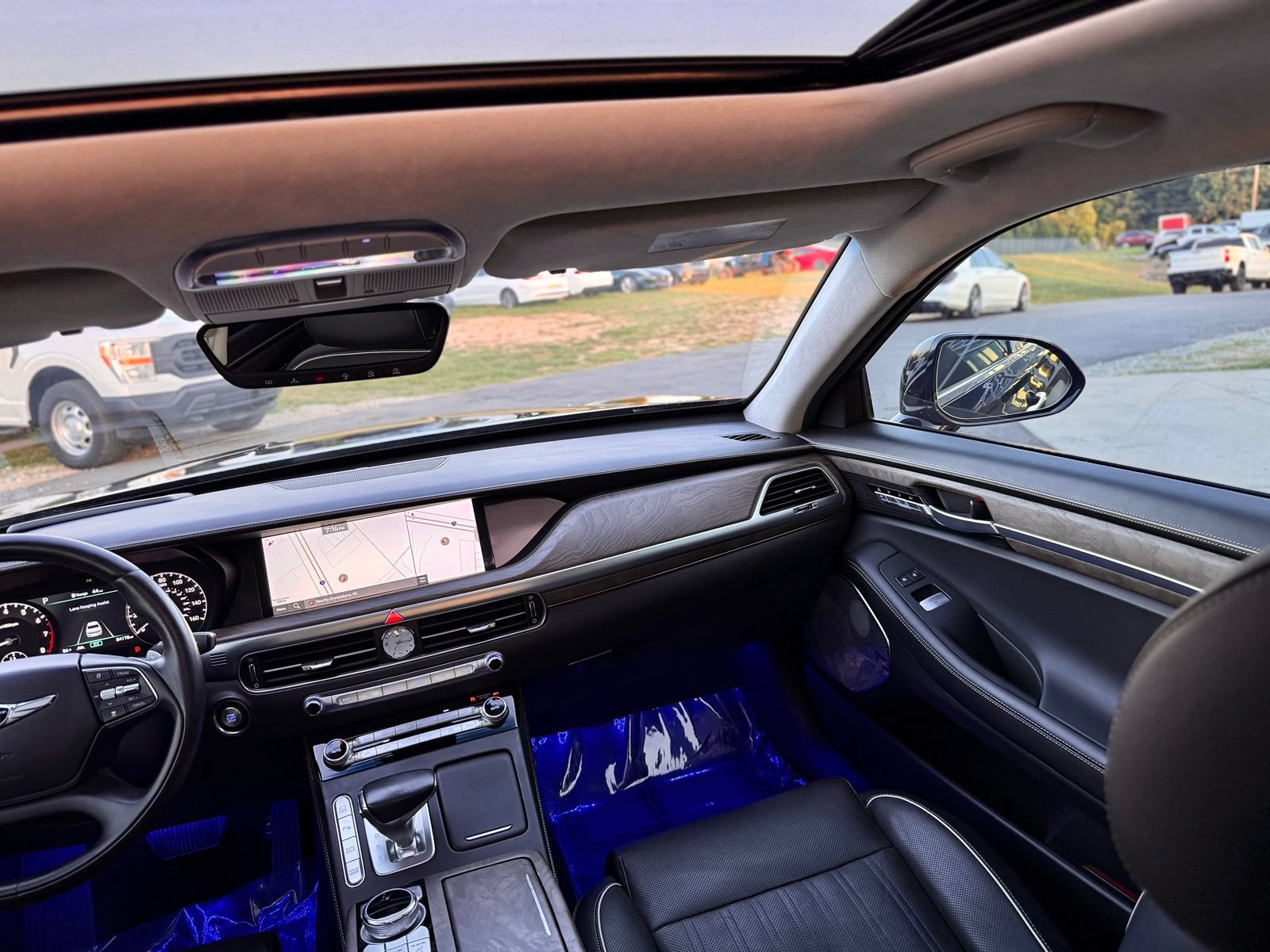 Used 2020 Genesis G90 3.3T Premium RWD image 43