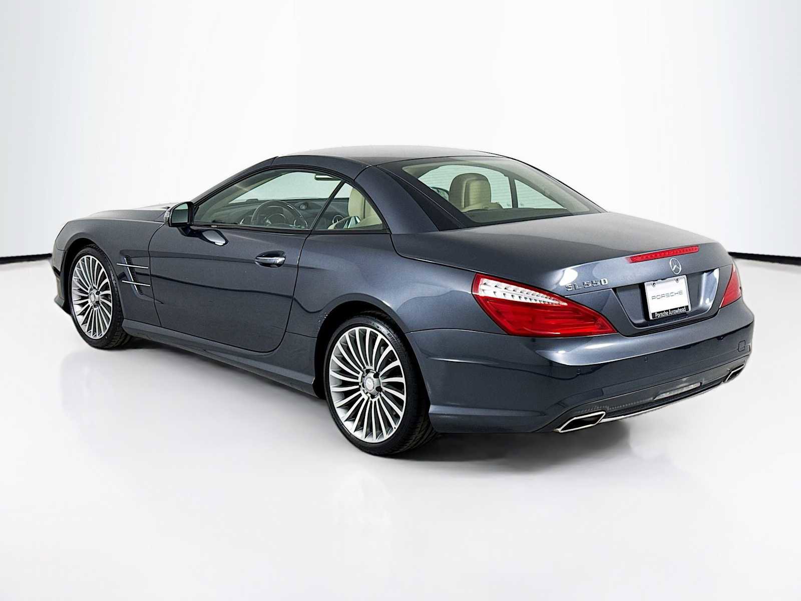 Used 2014 Mercedes-Benz SL 550 image 3