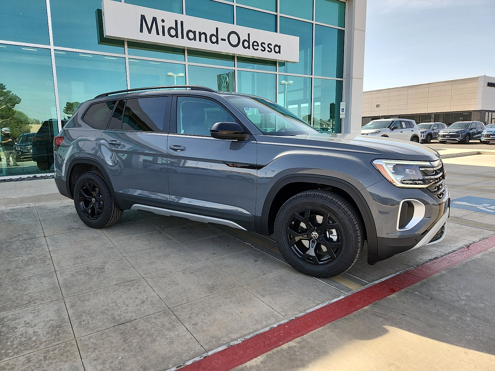 New 2026 Volkswagen Atlas Peak Edition image 8