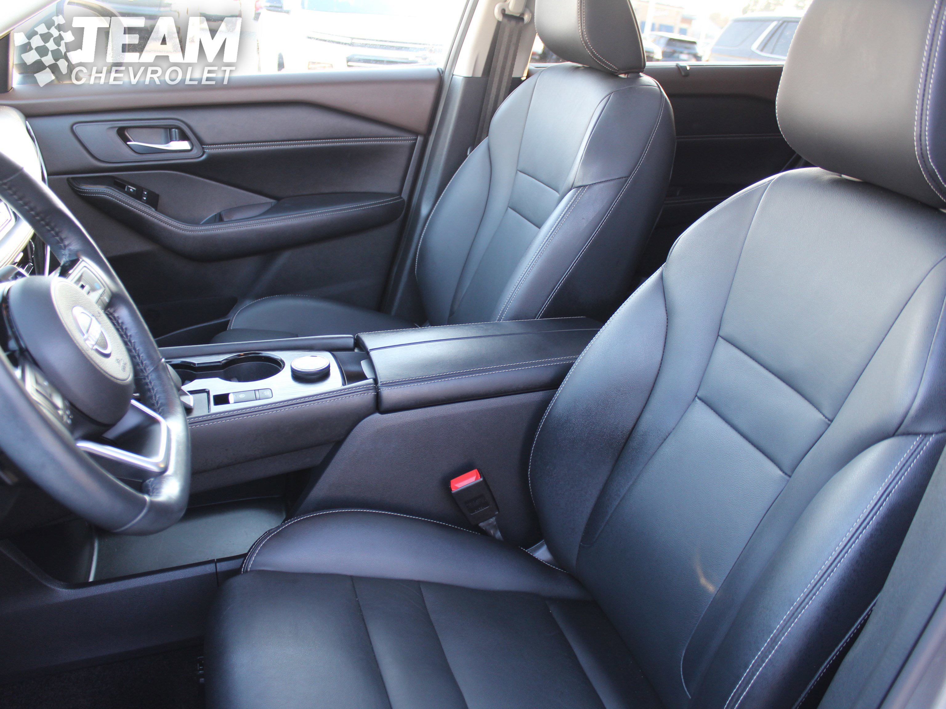 Used 2023 Nissan Rogue SL w/ SL Premium Package image 11