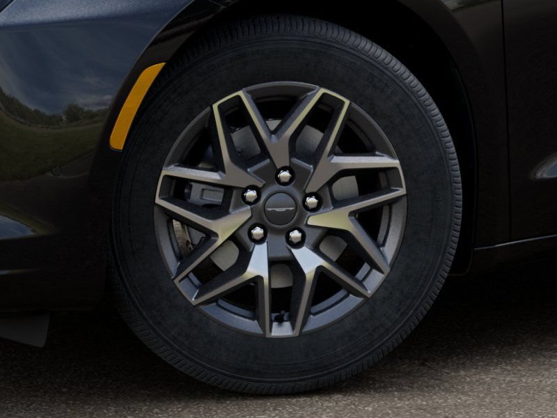 New 2027 Chrysler Pacifica Limited FWD image 8