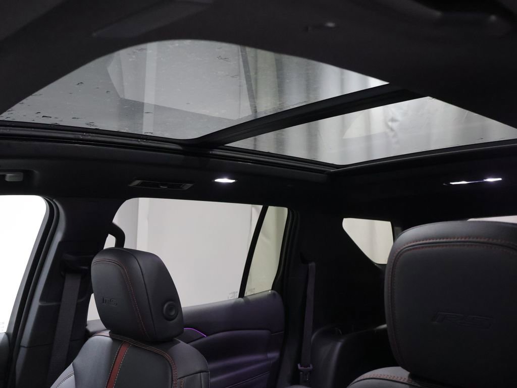 Used 2024 Chevrolet Traverse RS w/ LPO, Floor Liner Package image 10