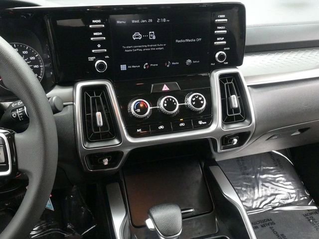 Used 2023 Kia Sorento LX image 20