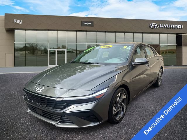 Certified 2025 Hyundai Elantra SEL FWD image 1