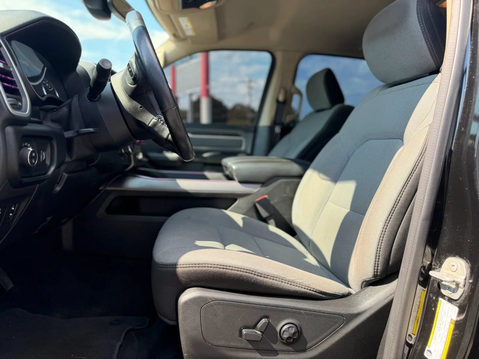 Used 2020 RAM 1500 Big Horn AWD/4WD image 9