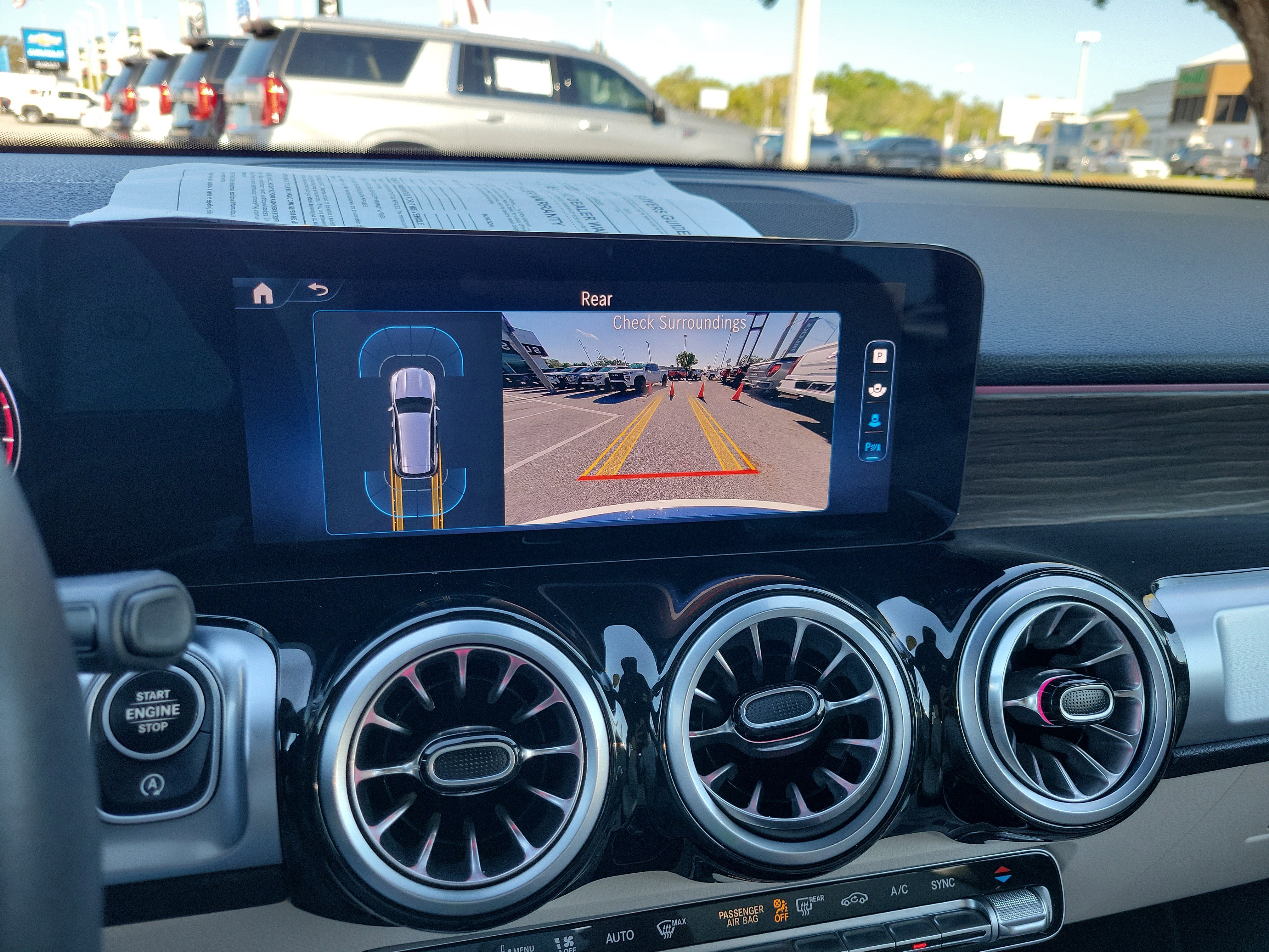 Used 2025 Mercedes-Benz GLB 250 image 25