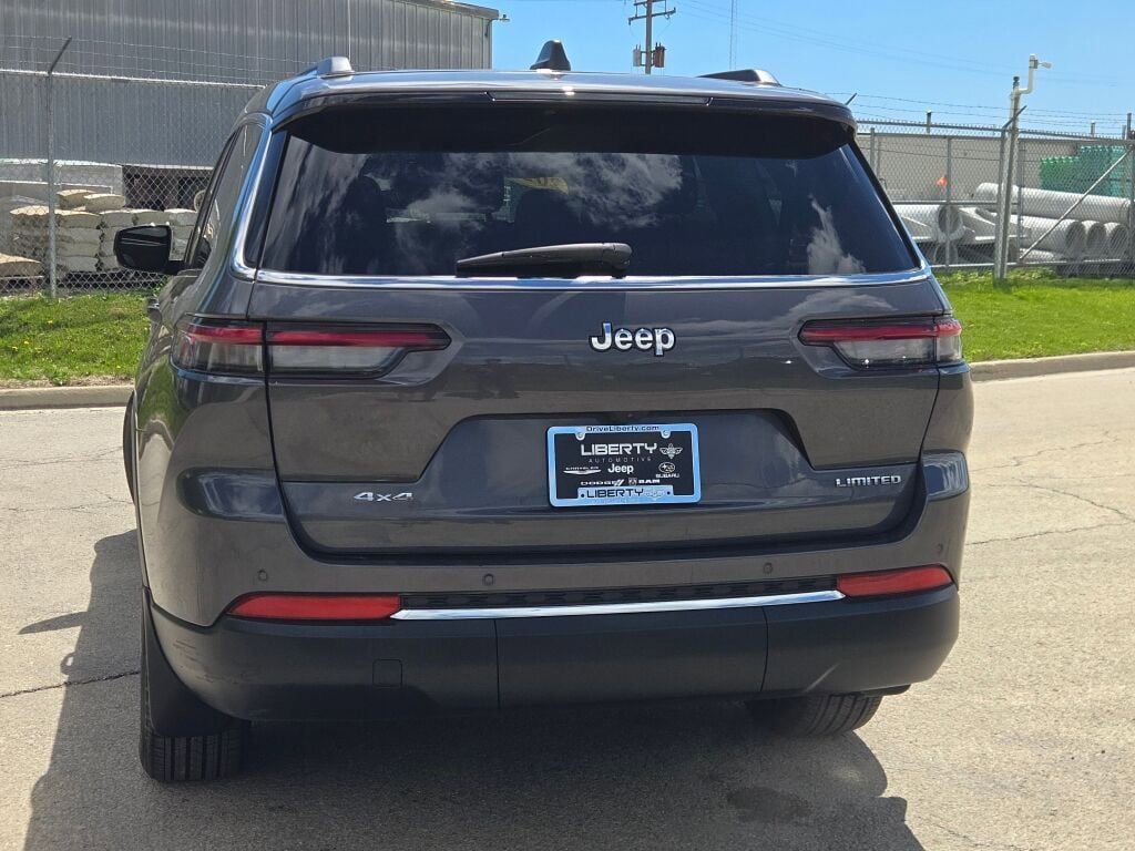Used 2023 Jeep Grand Cherokee L Limited AWD/4WD image 14