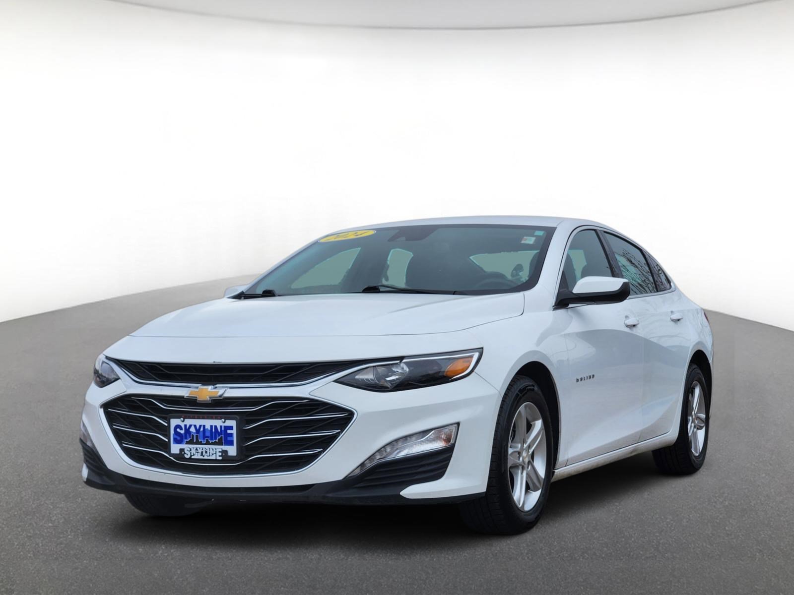 Used 2024 Chevrolet Malibu LT FWD image 2