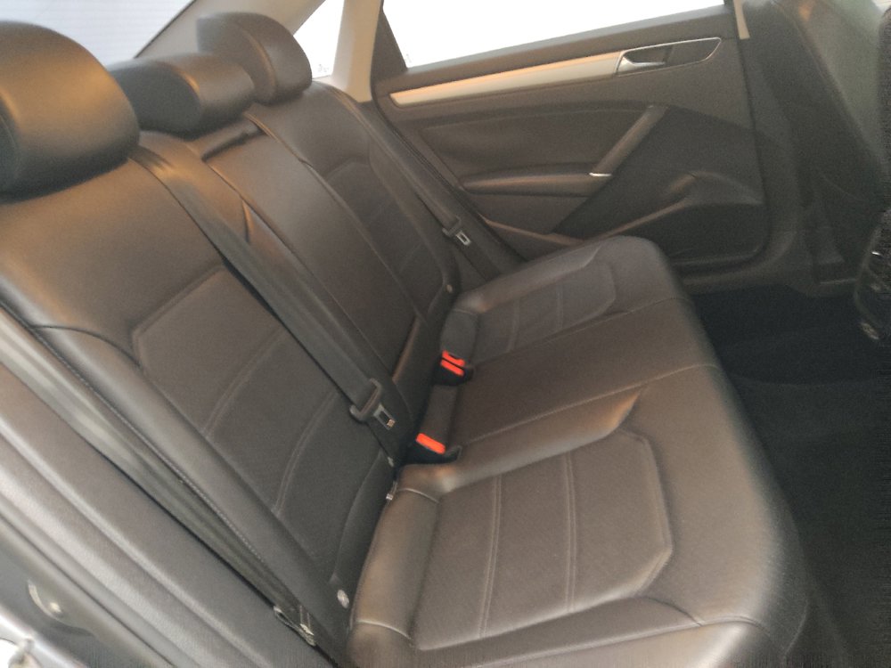Used 2019 Volkswagen Passat Wolfsburg Edition FWD image 19