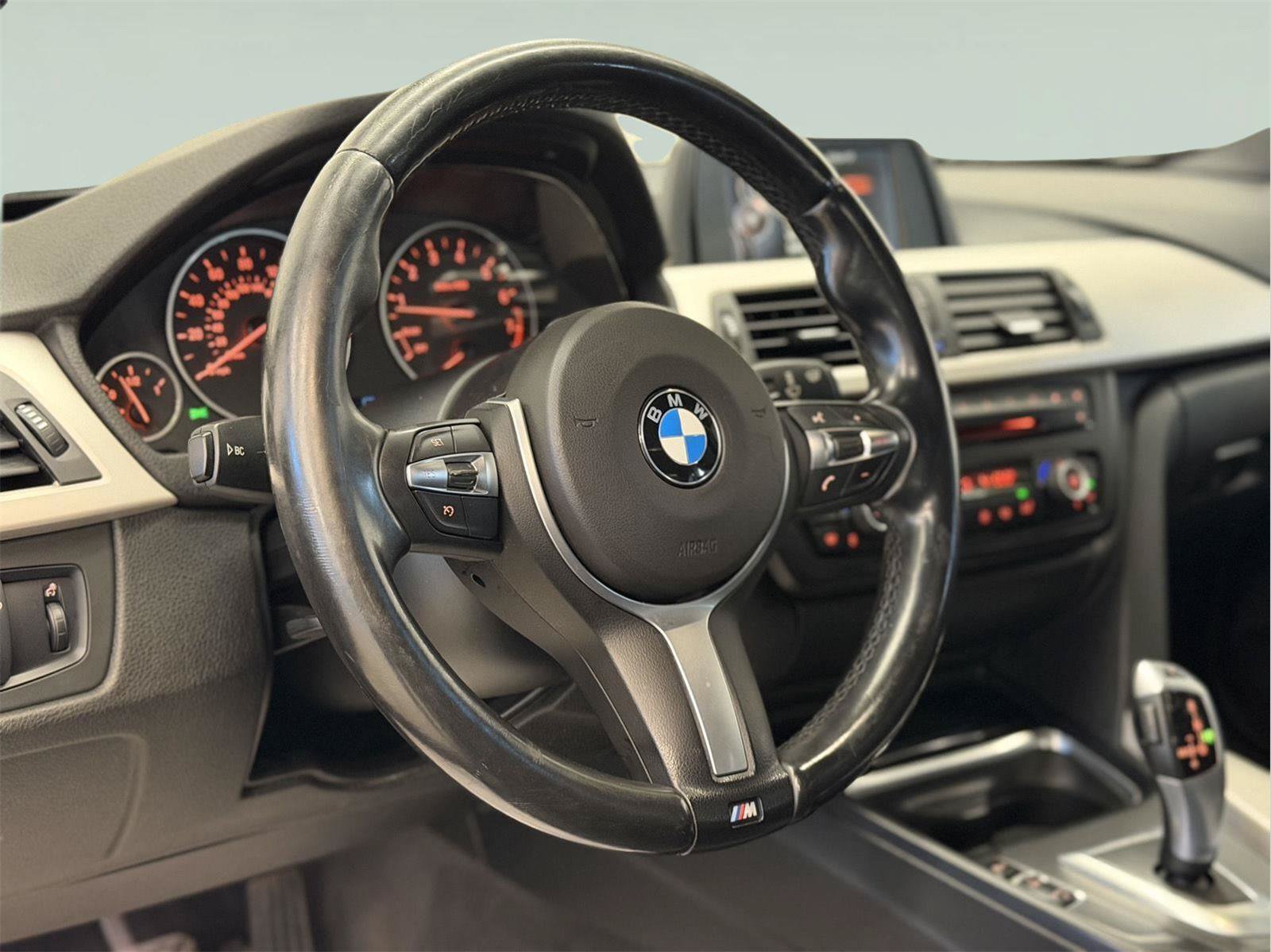 Used 2015 BMW 320i xDrive Sedan AWD/4WD image 23