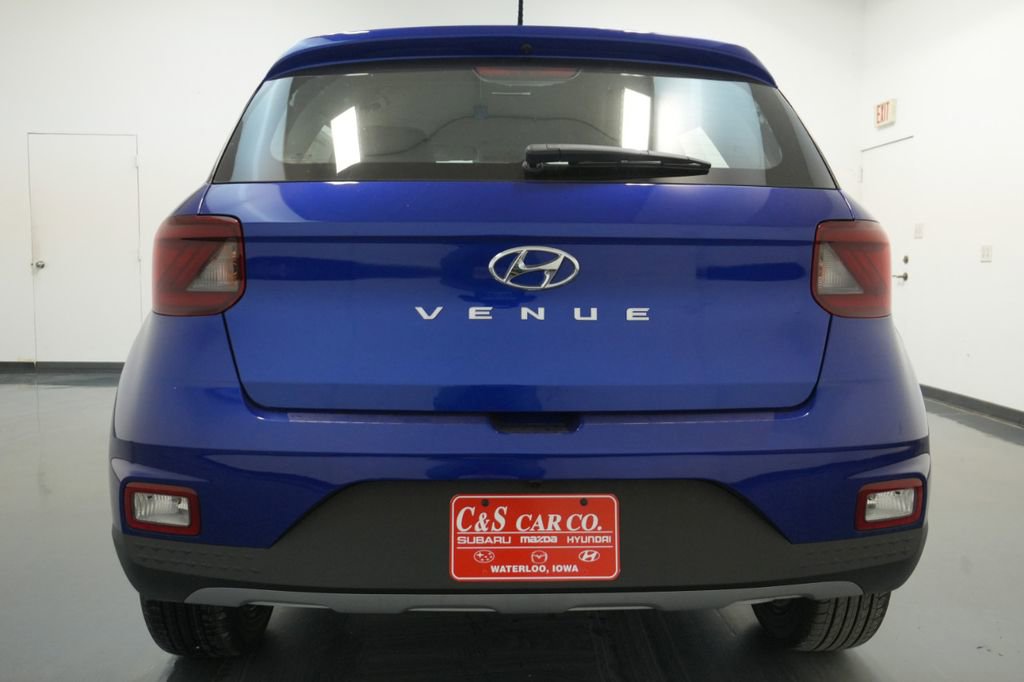 New 2025 Hyundai Venue Limited image 14