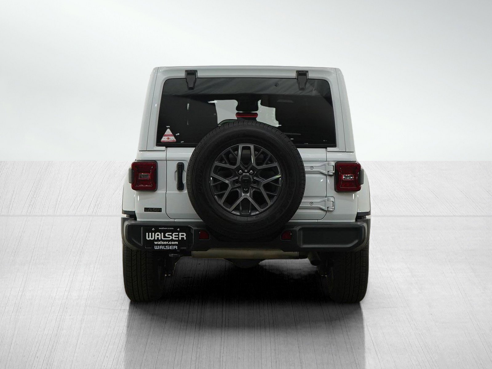 Used 2024 Jeep Wrangler Sahara image 4
