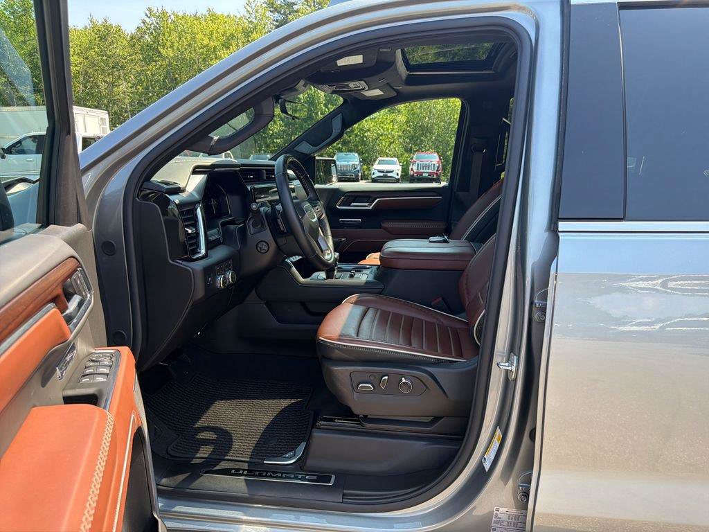 Used 2026 GMC Sierra 1500 Denali Ultimate w/ LPO, Black Badging Package AWD/4WD image 11