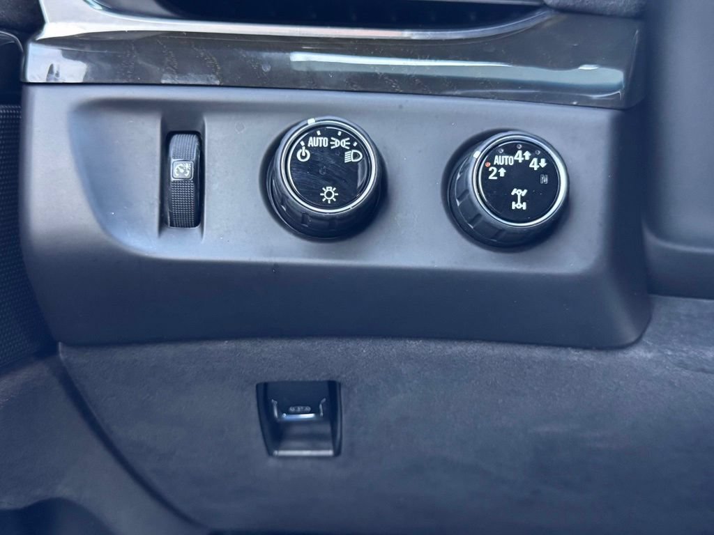 Used 2017 Cadillac Escalade Platinum AWD/4WD image 41
