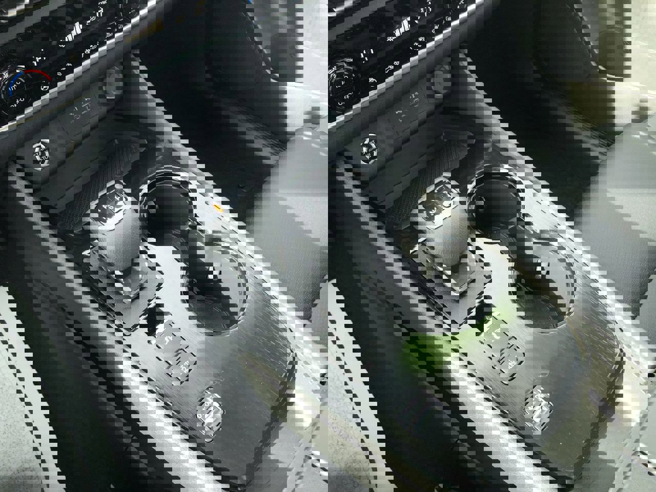 Used 2023 Nissan Rogue SV w/ SV Premium B Package image 19