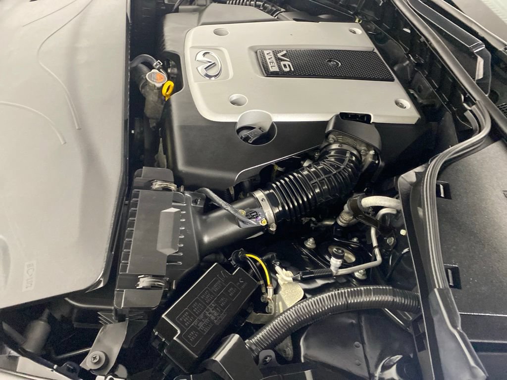 Used 2017 INFINITI Q70 3.7 w/ Technology Package AWD/4WD image 36