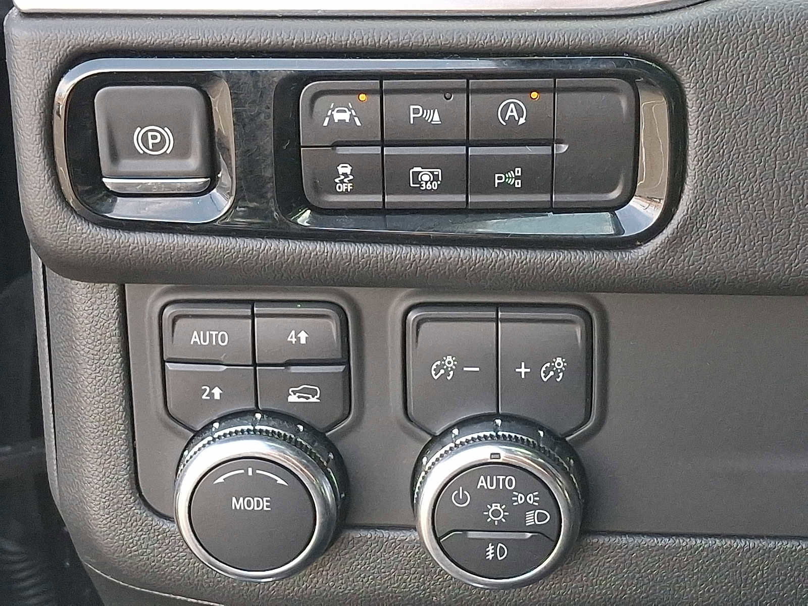 Used 2025 GMC Yukon Denali image 25