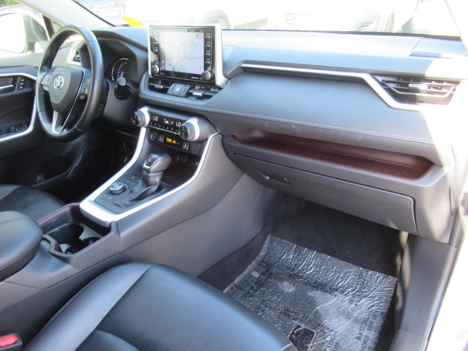 Used 2019 Toyota RAV4 Limited AWD/4WD image 11