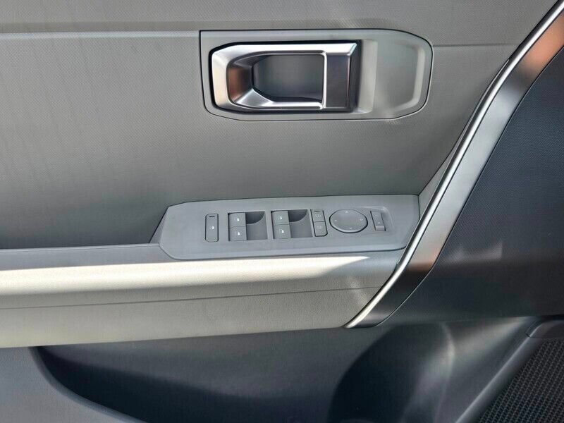 New 2027 Kia Seltos LX FWD image 12