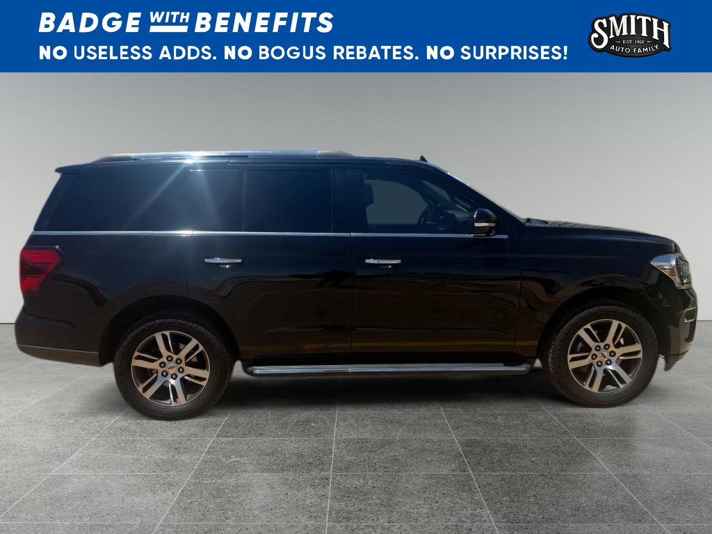Used 2023 Ford Expedition Limited AWD/4WD image 3