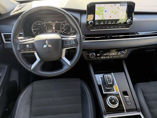 Used 2023 Mitsubishi Outlander SE image 8