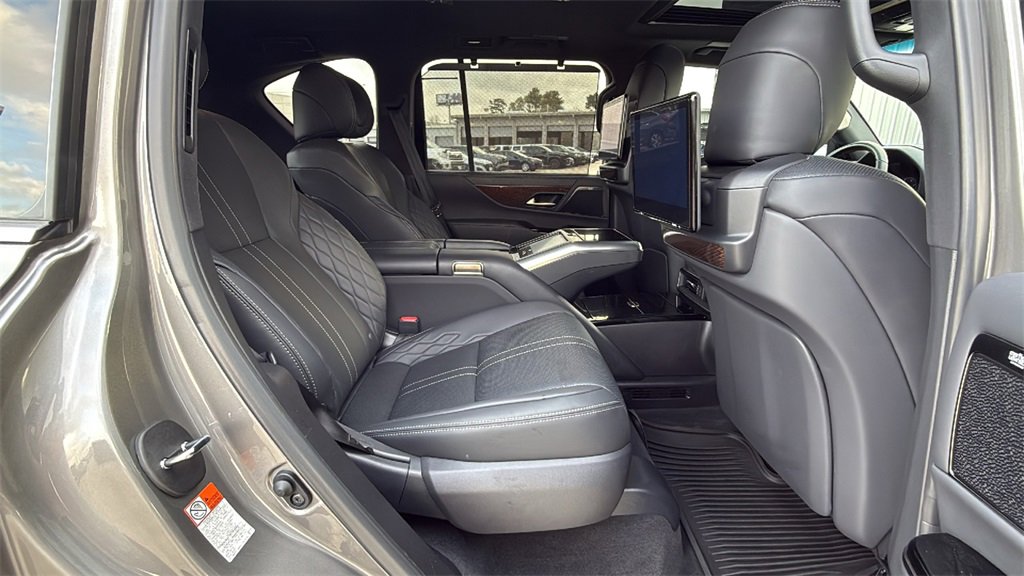 Used 2024 Lexus LX 600 4WD w/ Ultra Luxury Package image 31
