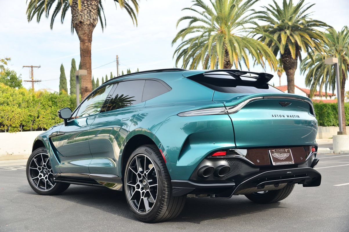 Used 2023 Aston Martin DBX 707 AWD/4WD image 2