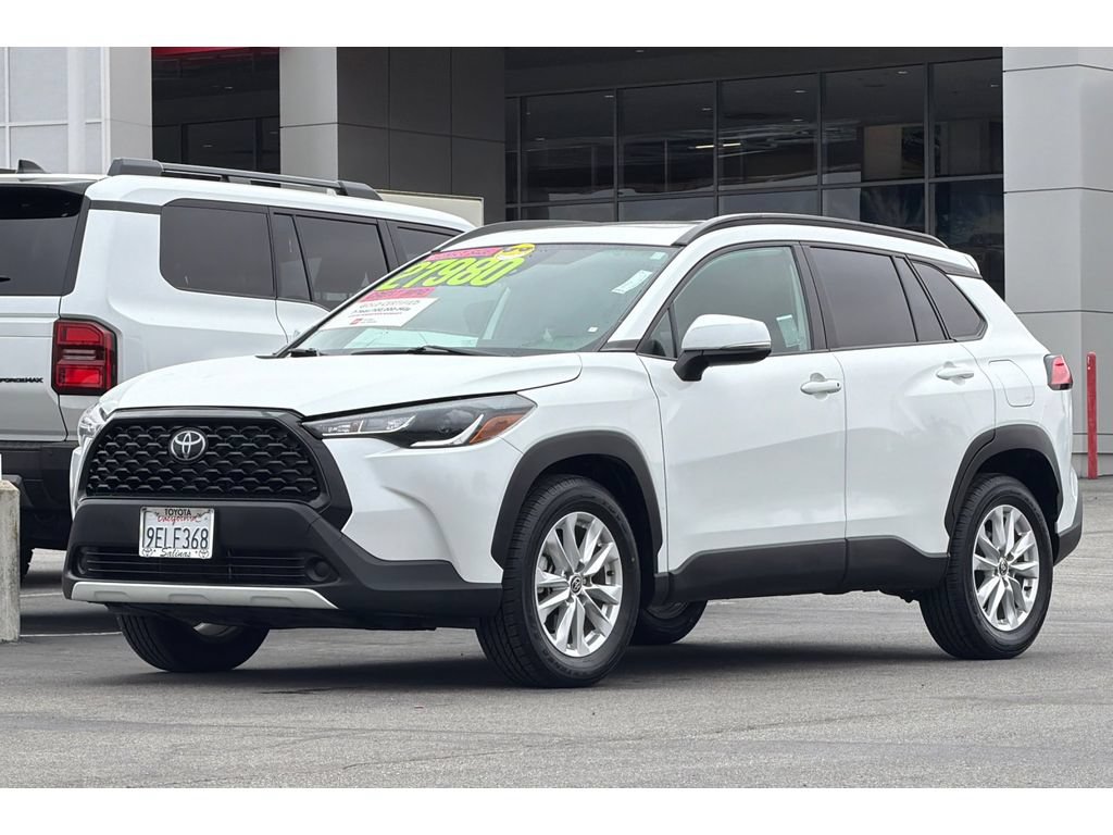 Used 2023 Toyota Corolla Cross LE w/ Moonroof Package AWD/4WD image 8