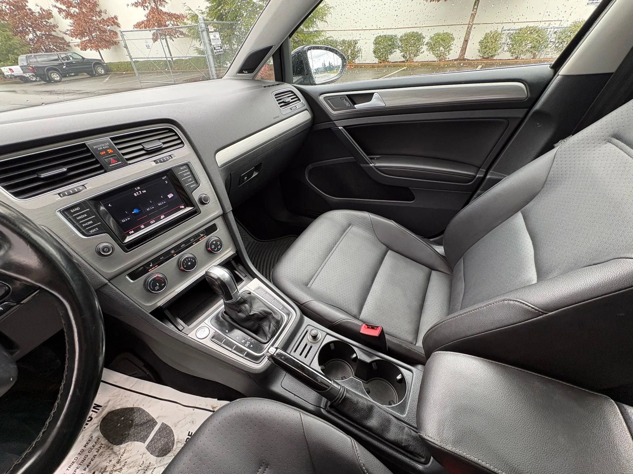 Used 2015 Volkswagen Golf TDI SE image 20