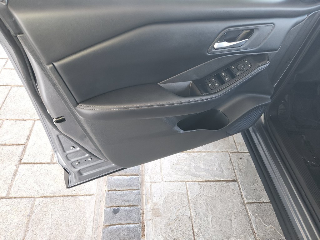 Used 2026 Nissan Rogue SV FWD image 28
