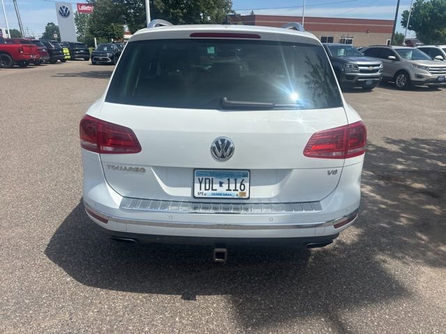 Used 2016 Volkswagen Touareg Sport AWD/4WD image 4