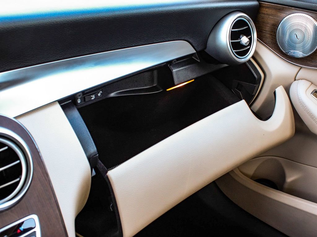 Used 2021 Mercedes-Benz C 300 4MATIC Sedan image 18