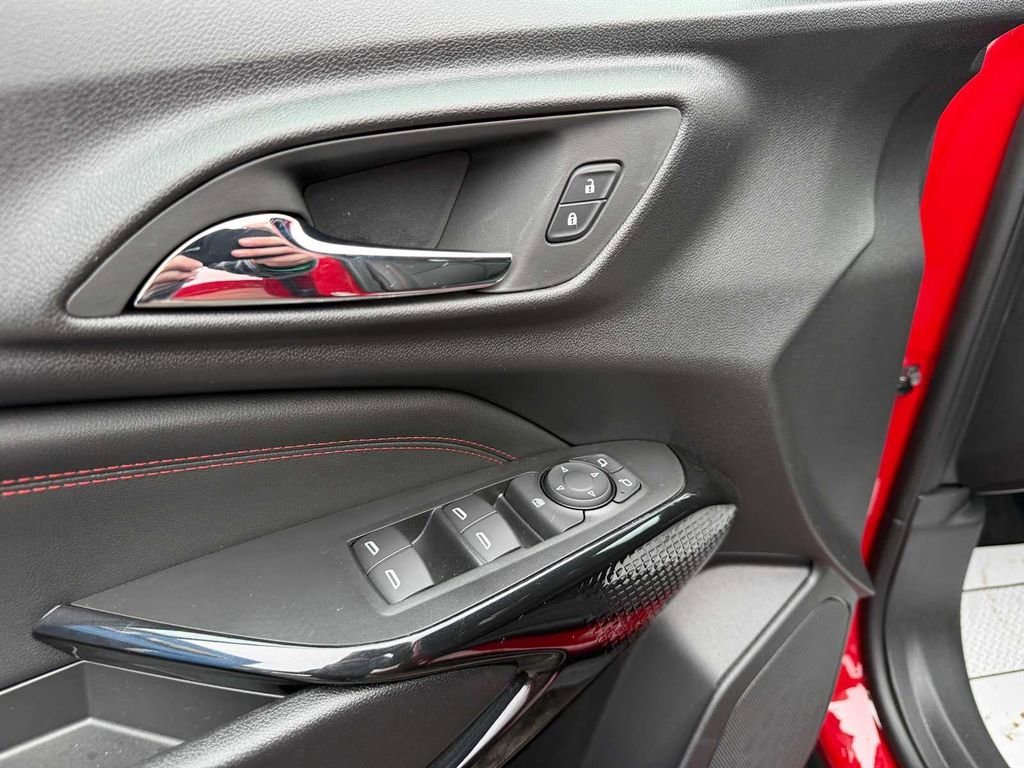New 2026 Chevrolet Trax RS w/ Sunroof Package image 10