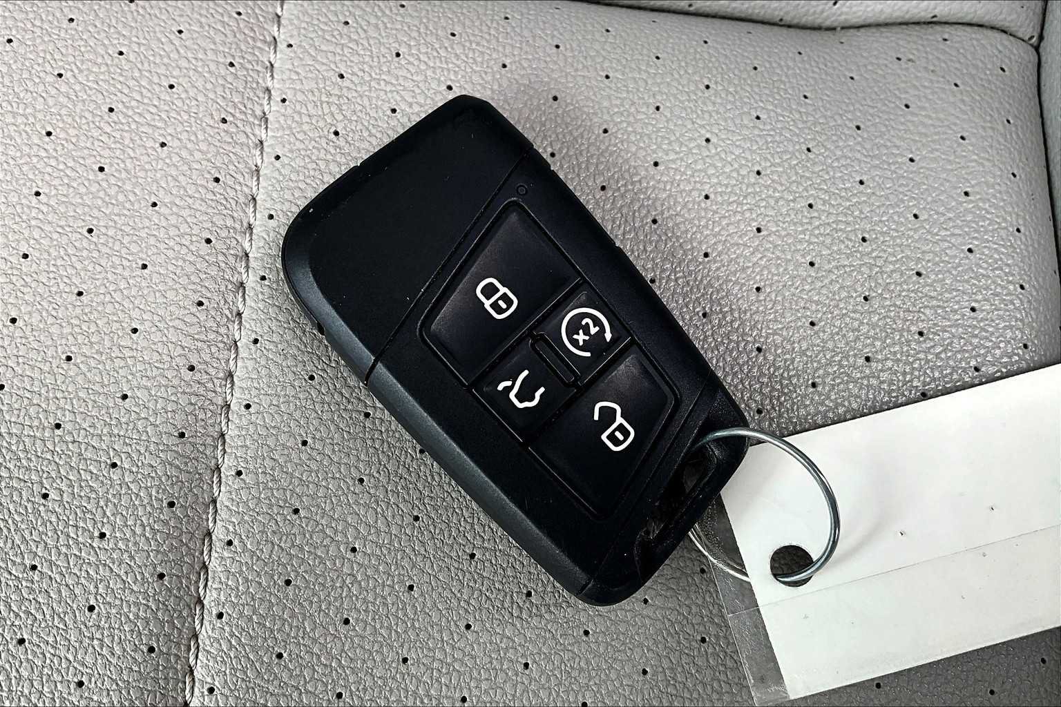 Used 2022 Volkswagen Tiguan SE AWD/4WD image 15