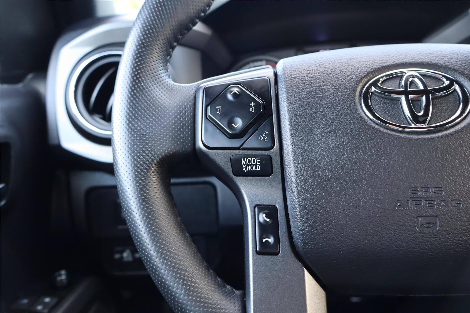 Used 2023 Toyota Tacoma TRD Sport AWD/4WD image 16
