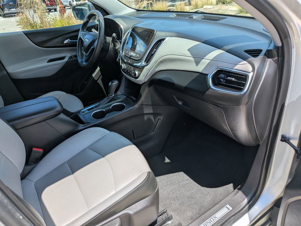 Used 2018 Chevrolet Equinox Premier FWD image 16