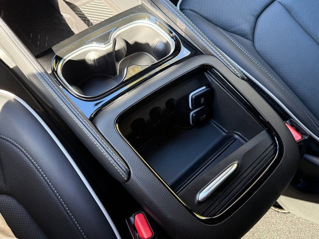 New 2026 Chrysler Pacifica Limited image 36