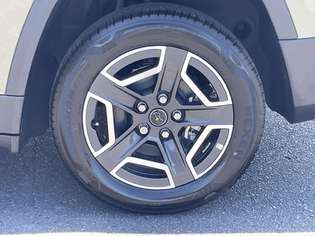 New 2026 Jeep Cherokee Laredo AWD/4WD image 11
