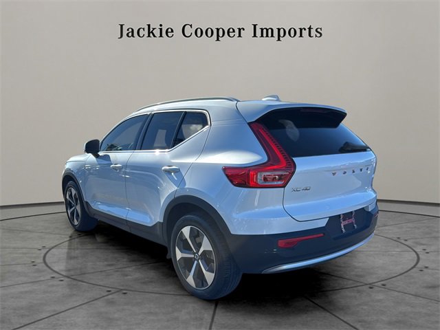 Used 2023 Volvo XC40 B5 Ultimate w/ Protection Package Premier image 3