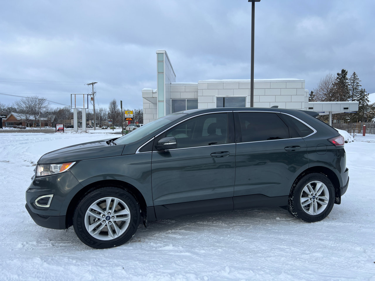 Used 2015 Ford Edge SEL image 6