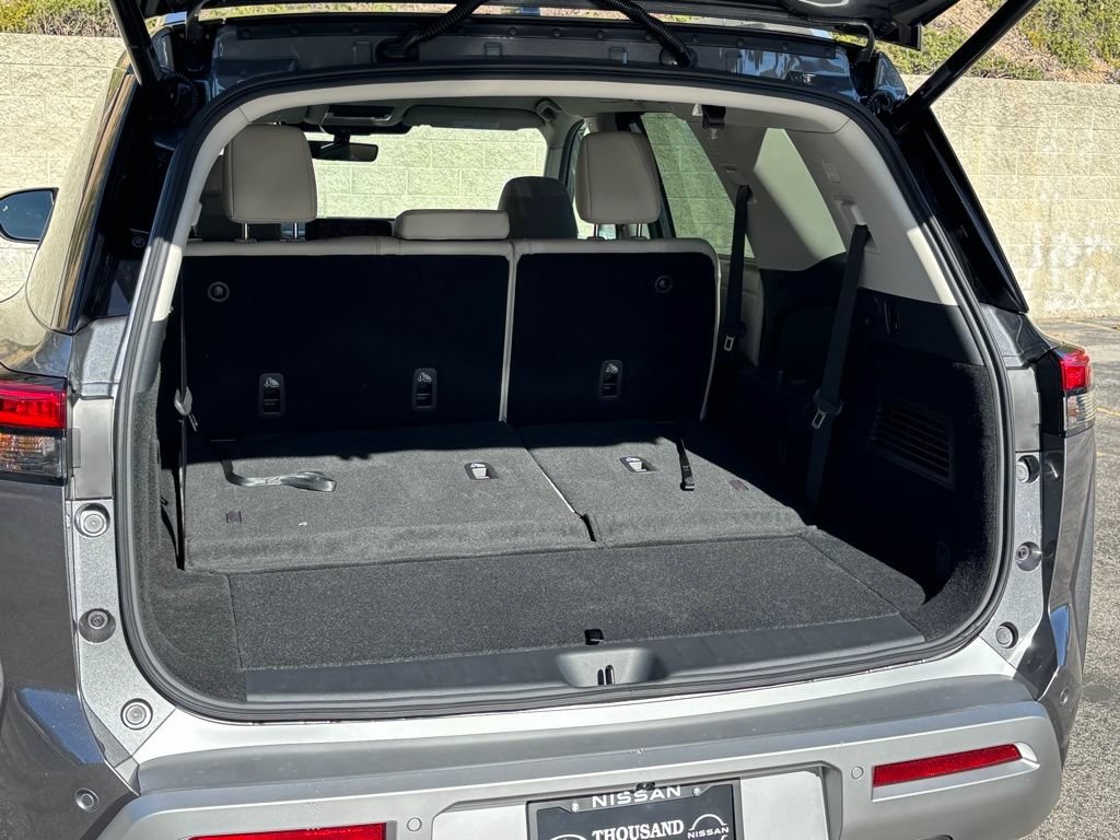 New 2025 Nissan Pathfinder SL FWD image 22
