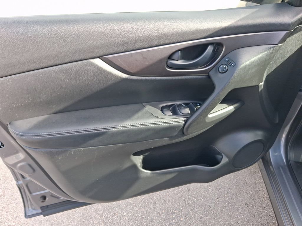 Used 2019 Nissan Rogue Sport S FWD image 15